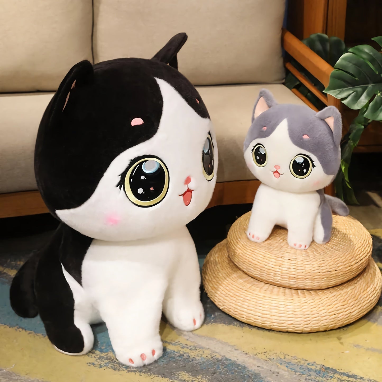 Adorable peluche chaton aux grands yeux