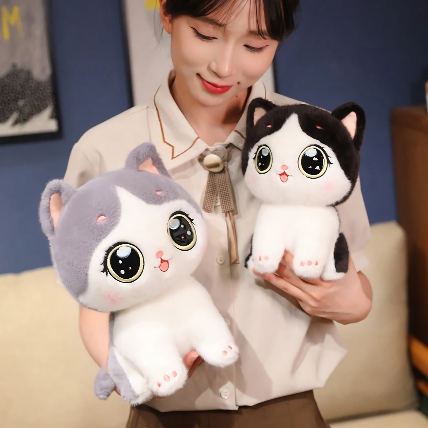 Adorable peluche chaton aux grands yeux